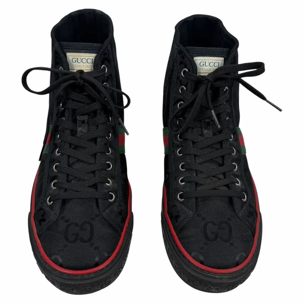 Gucci off grid